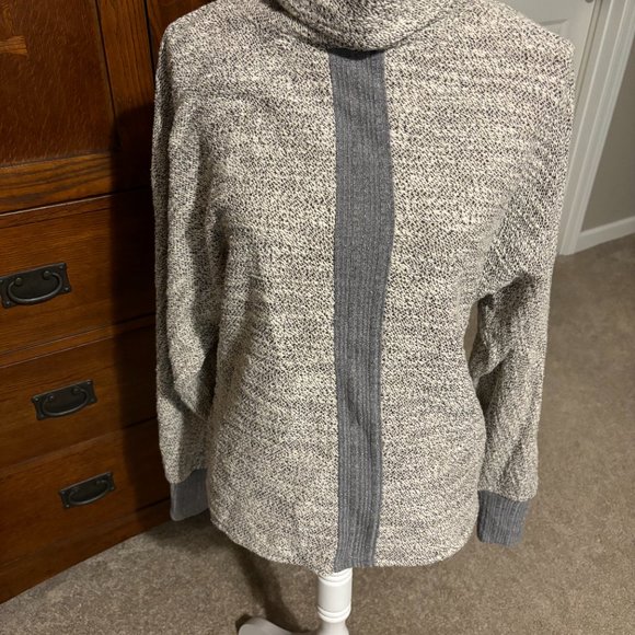 THML Turtleneck sweater - Picture 2 of 5